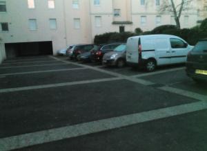 Location de Parking extérieur : 33 Route de Sainte-Luce, Nantes, France