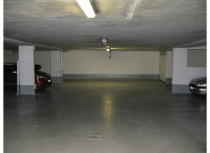Place de parking à louer : 51 Rue Roque de Fillol, Puteaux, France