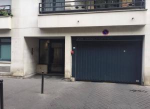 Place de parking à louer : 6 Rue de l'Hôpital Saint-Louis, Paris, France