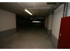 Location de Parking abrité : 8 Cité Henri Dunant, Bertrange, Luxembourg