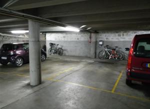 Place de parking à louer : 25 Rue Charles Laffitte, 92200 Neuilly-sur-Seine, France