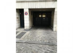 Place de parking à louer : 4 Rue de Béarn, Paris, France