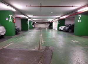 Place de parking à louer : 1 Rue Royale, Saint-Cloud, France