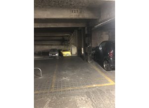 Place de parking à louer : 71 Rue de Dunkerque, 75009 Paris, France