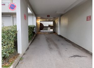 Place de parking à louer : 14 Rue Cruveilhier, 87000 Limoges, France